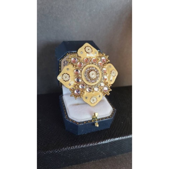 Rhinestone and Enamel Floral Brooch - Picture 5 of 10